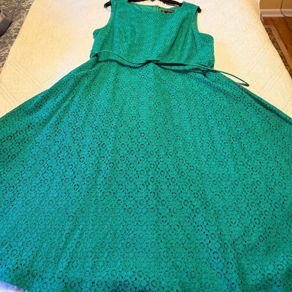 Elegant Green Lace Dress